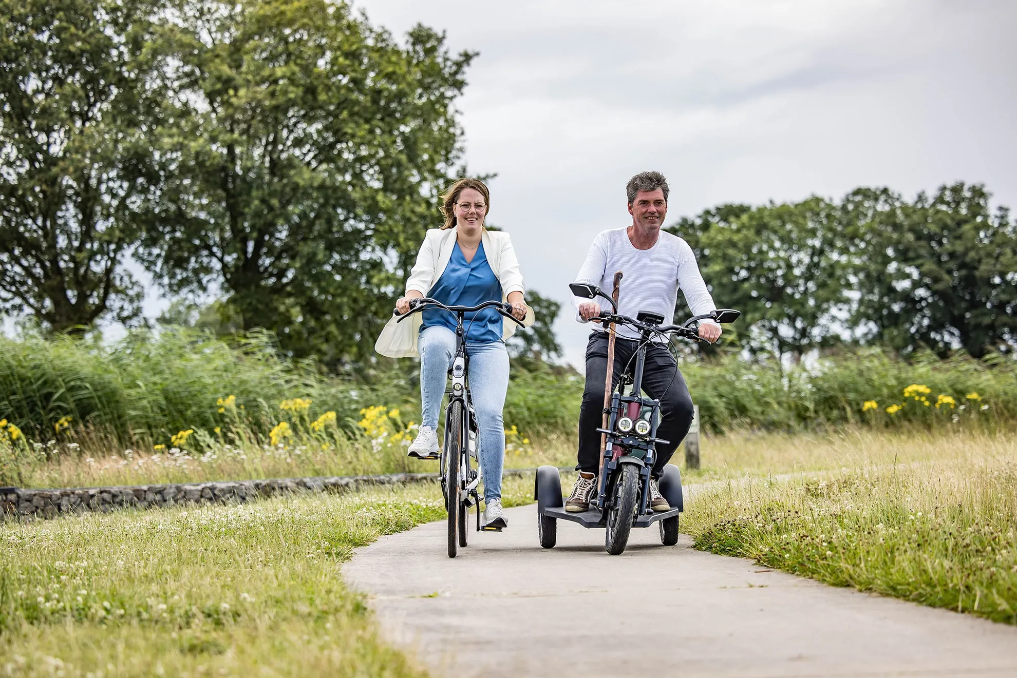 Ontdek de Joiny: de compacte, volledig elektrische driewieler voor optimaal rijplezier!